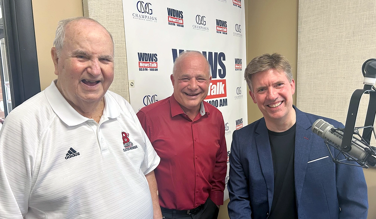 Lou Liay '59 (left), President Larry K. Lee (center), and host Brian Barnhardt (right)